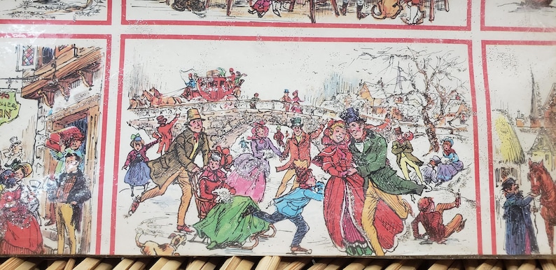 Puede incluir: Un papel de regalo navide&ntilde;o vintage con una escena de personas patinando sobre hielo en un pueblo nevado. El papel presenta un borde rojo y blanco con un patr&oacute;n repetitivo de copos de nieve y un borde rojo y blanco a rayas.
