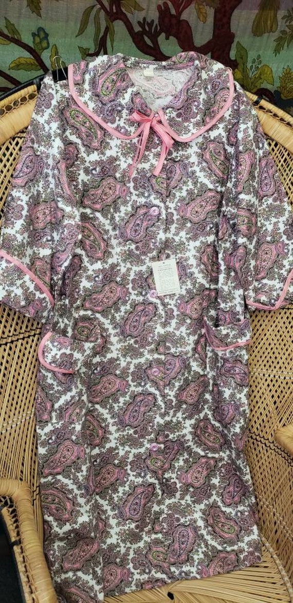 60s Paisley Pink Robe By Corduray By Coleport Wit… - image 4