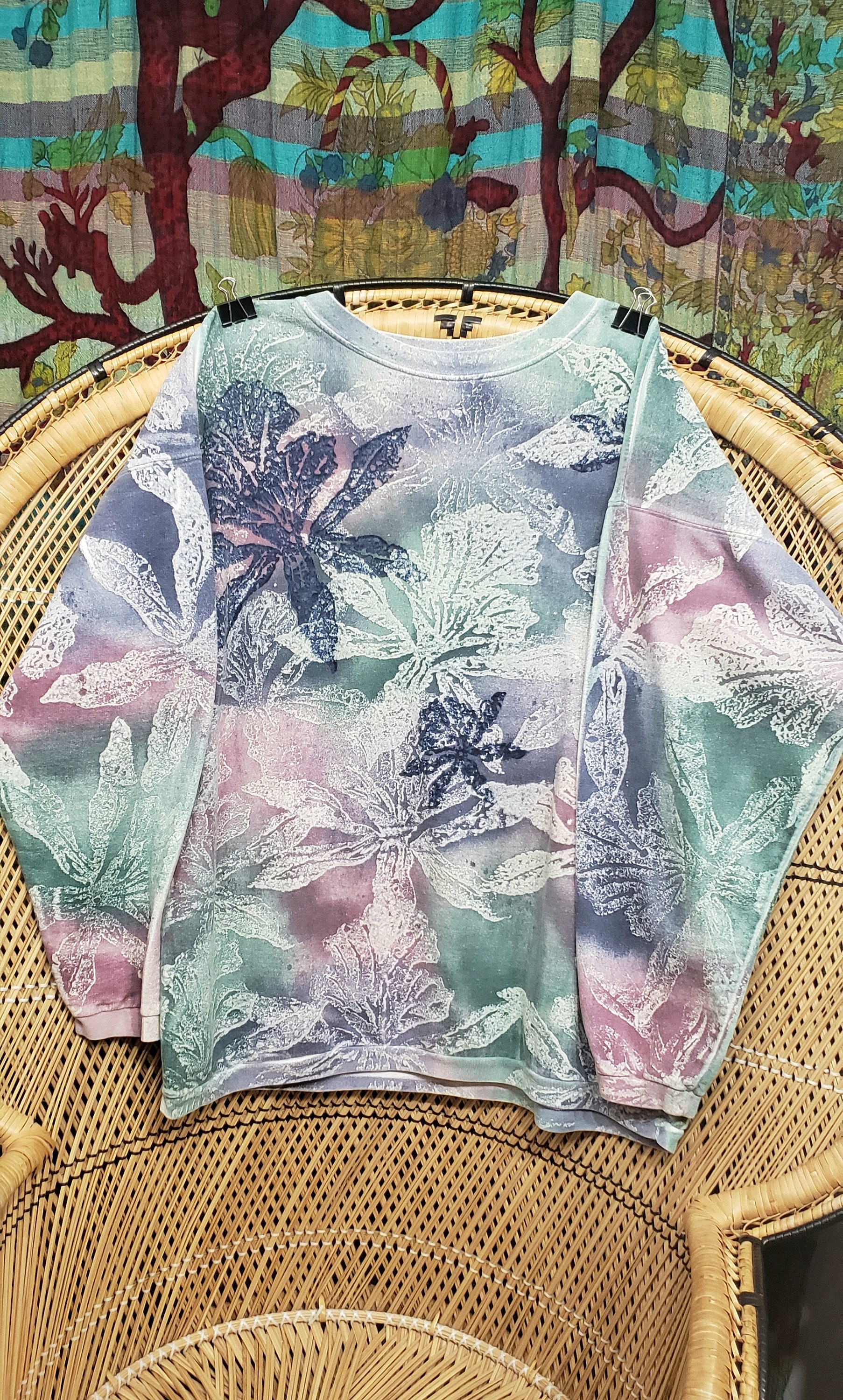 90s Batik Leaves Sweatshirt by Cherokee, MD/LG - Etsy 90s Batik Leaves Sweatshirt by Cherokee, MD/LG - Etsy