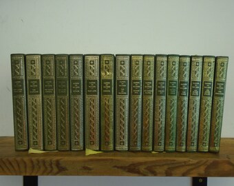 Set of 16 Daphne du Maurier Vinyl covered books by Heron Books.