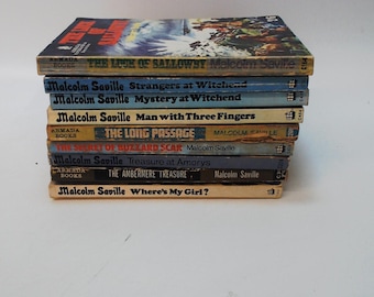 Set of 9 Malcolm Saville Paperback novels-   G/VG condition
