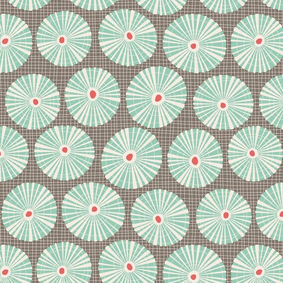 TILDA Cotton Beach - Limpet Shell Grey 100328 - Fat Quarter