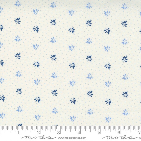 Prairie Days - Milk White Blue 299414 - 1/2 yard