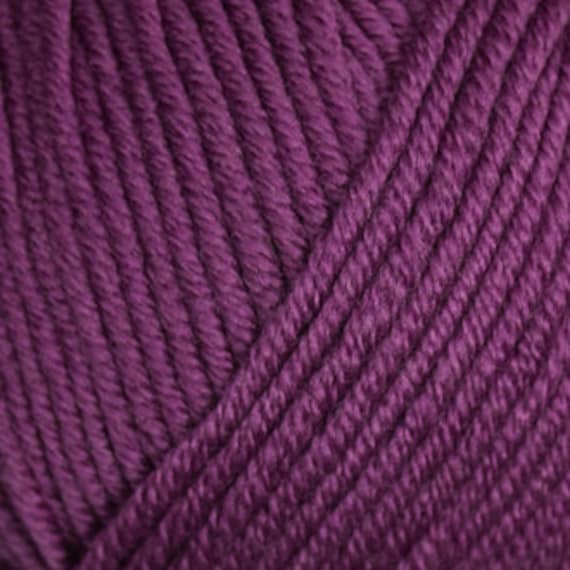 Bellissimo 8ply - 250 Cranberry - 100% Extra Fine Wool