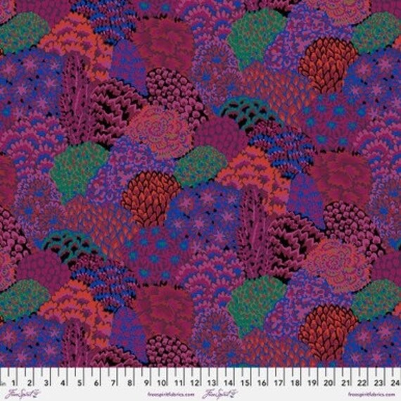 Kaffe Fassett PWGP198 Maroon - 1/2 yard