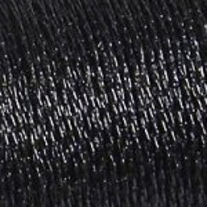 Könnte beinhalten: Schwarze Perlenkordel, eine dünne, flexible Kordel aus kleinen schwarzen Perlen, perfekt für die Schmuckherstellung und das Basteln.
