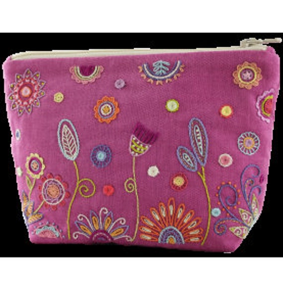 Rose Pink Pouch - Embroidery Kit - Un Chat dans l'Aiguille