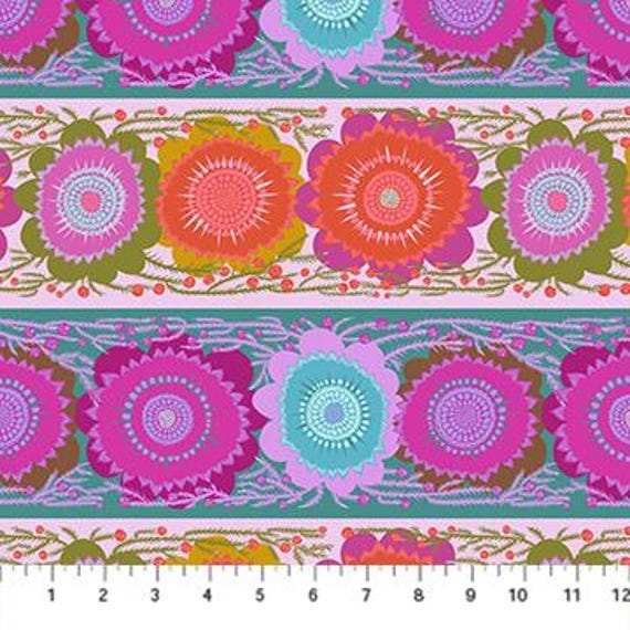 Perennial Borders by Anna Maria Parry AMT135-82V - 1/2 yard