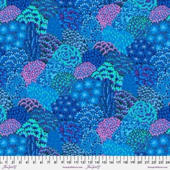 Kaffe Fassett PWGP198 Blue - 1/2 yard