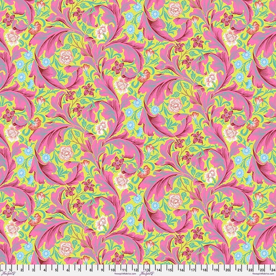 Kaffe x Morris & Co. PWKW011 Fuchsia - 1/2 yard