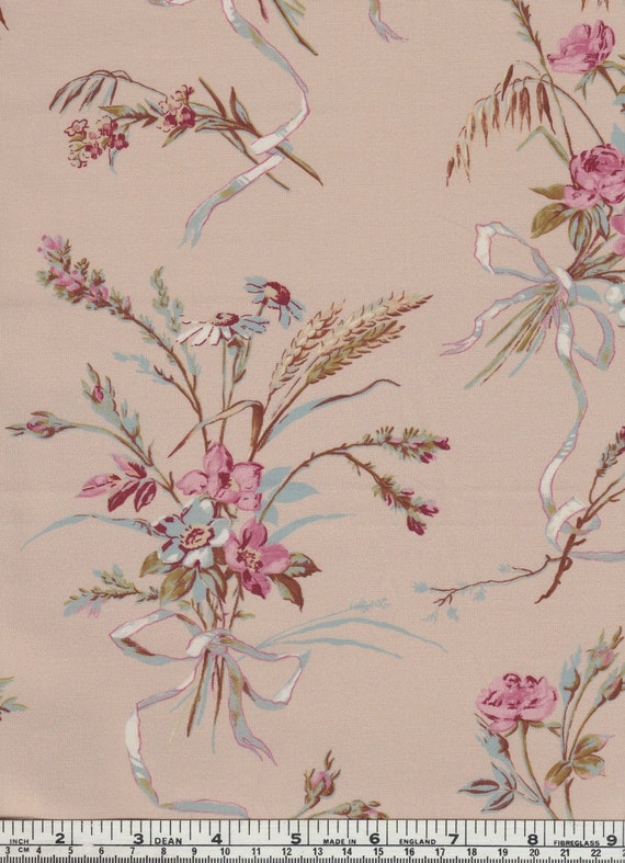 St Etienne by Kim Hurley of L'Uccello - DV5814 Adeline No2 - 1/2 yard