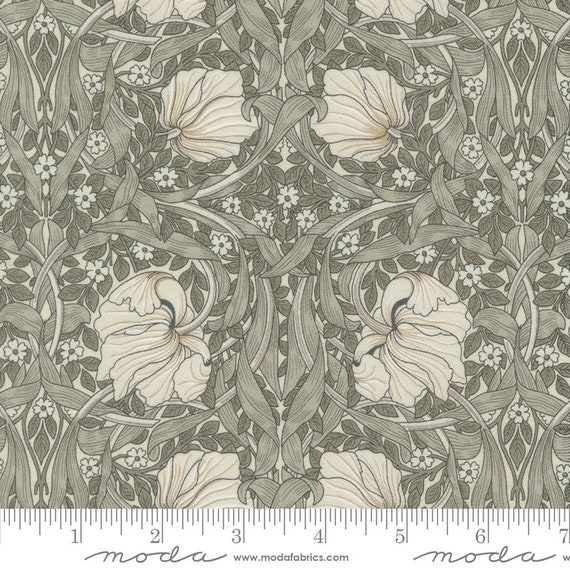 Ebony Suite 828112 - William Morris by Barbara Brackman - 1/2 yard