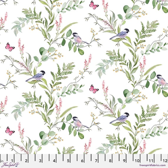 New Traditional by Lillian August - PWLA004.WHITE - 1/2 yard