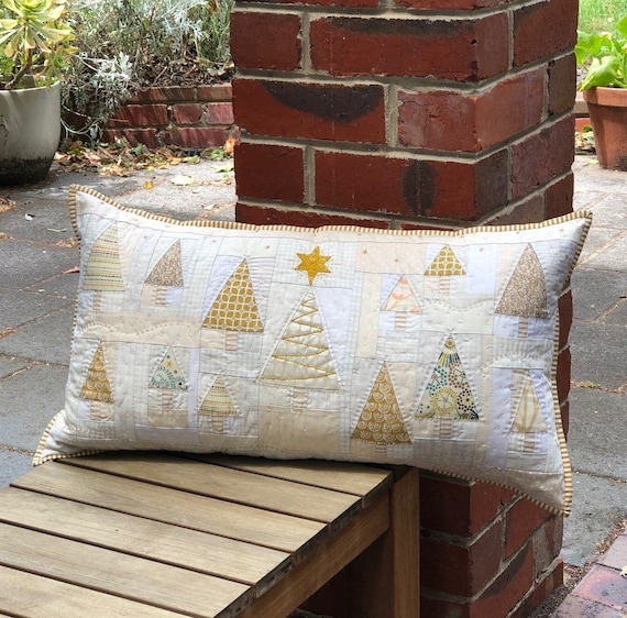 Champagne Christmas Cushion Pattern by Louise Papas