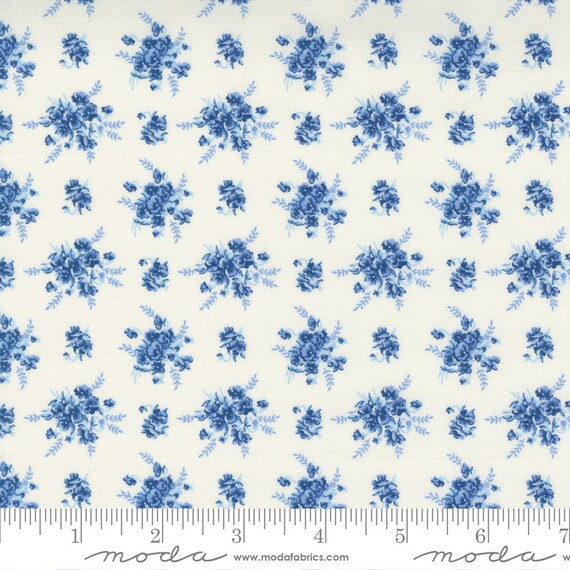Prairie Days - Milk White Blue 299214 - 1/2 yard