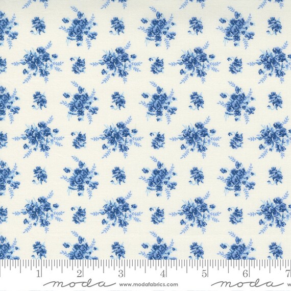 Prairie Days - Milk White Blue 299214 - 1/2 yard