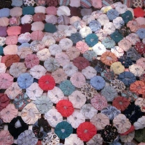 Antique Yo Yo Quilt Coverlet hand made from 40’s