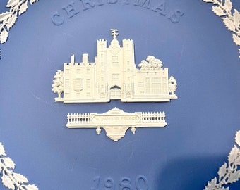 Wedgewood 1980 St. James Palace plate Jasperware