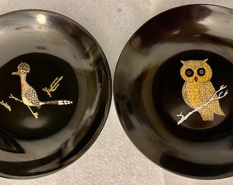 Two COUROC bowls Owl and Roadrunner vintage phenolic bowls
