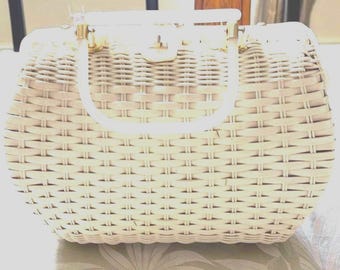 Vintage FLORIDA TROPIC rattan purse lucite handle