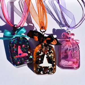 Witch potion bottle pendants - spooky potion resin pendant necklace - Little bottles with glitter and ribbon