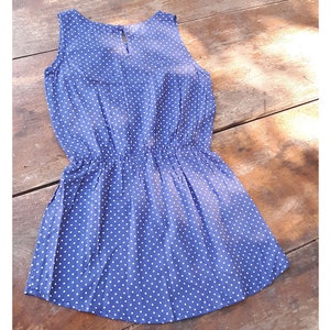 Look 60's retro, dot for girls, Summer girl's set. Dress, blue with white dot and hairband. Vintage, boho dress, simple and elegant, Aummade image 6