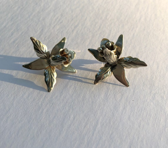 Vintage Sterling Silver Lily Earrings - image 1