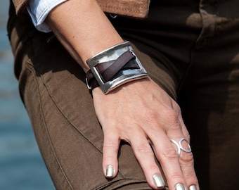 Women's leather and metal bracelet, statement cuff,  bold Zamak metal design, Uno de 50 style bracelet, Great gift for wife, edgy jewelry