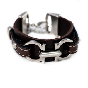 Bracelet en cuir avec motifs en métal uniques, bracelet de style rock, bijoux tendance, bracelet en cuir, bracelet de style uno de 50,