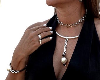 Conjunto de colar e pulseira de luxo ousado com pérolas, bracelete e gargantilha de couro e metal estilo unode50