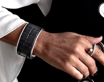 Wide brass and animal print leather bracelet, Statement large cuff handmade for edgy women, Textured leather metal cuff, Adjustable bangle