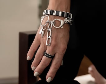 Pulsera de cuero y cadena, pulsera de acero inoxidable vanguardista con cuero negro y hebilla extragrande, pulsera rockera gruesa