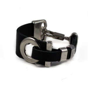 Bracelet en cuir en métal épais, bracelet de style rock, bracelet tendance, bracelet fait main, bracelet solide, bijoux uniques, métal zamak