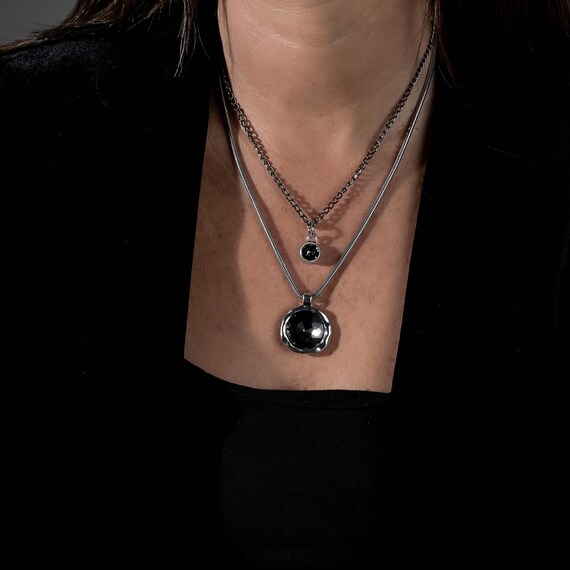 Short Silver Layered Necklace With Gray 