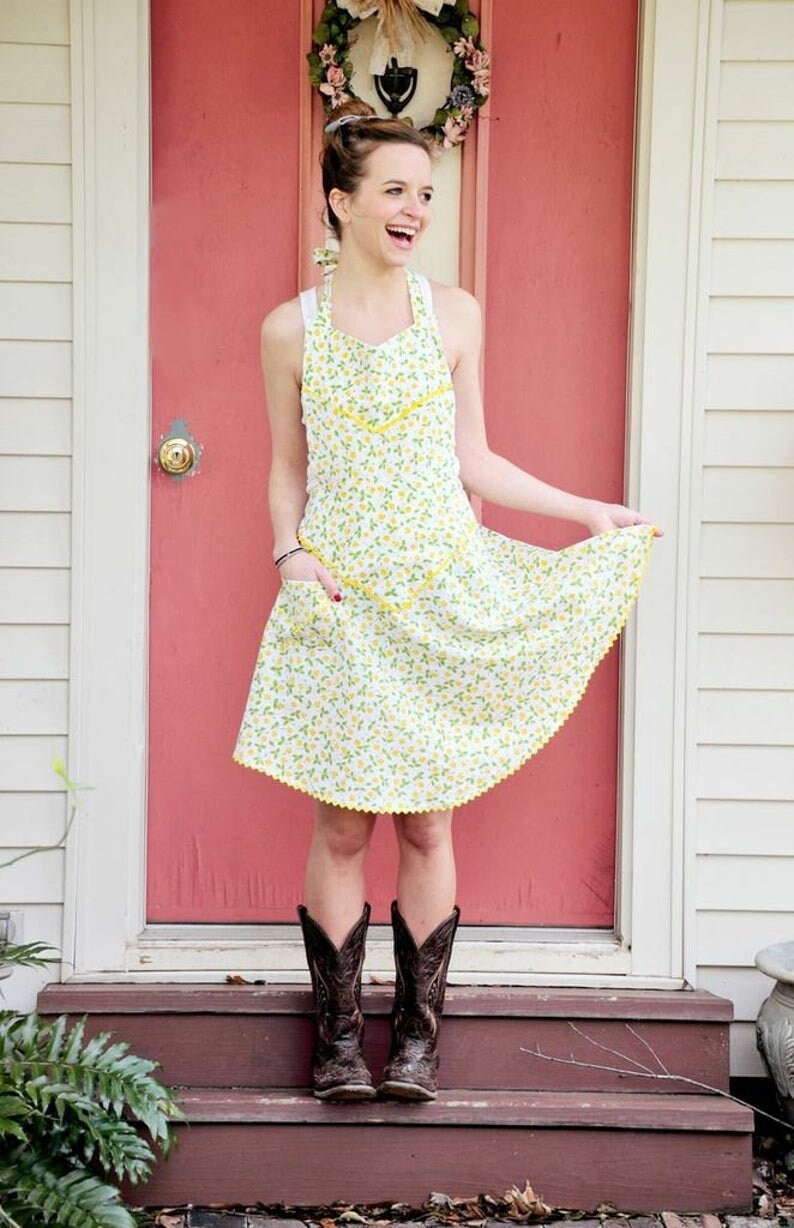 Floral Apron Vintage Style Sustainably-Made Yellow floral apron with pockets Country home cook shabby chic gift for mom sweetheart neck image 1