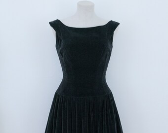 Vintage Dress Drop Waist Black Velvet 1960's Size 26.5/27 Vintage Dress Drop Waist Black Velvet 1960's Size 26.5/27
