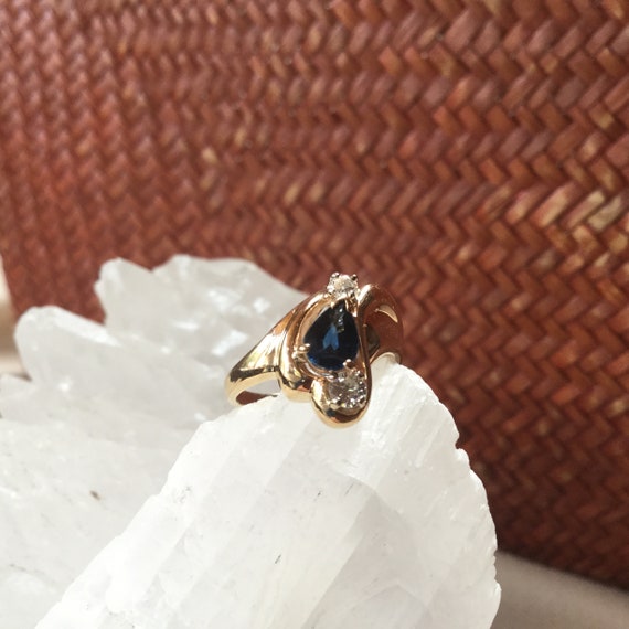 Sapphire and diamond ring, yellow 14k gold, one c… - image 2