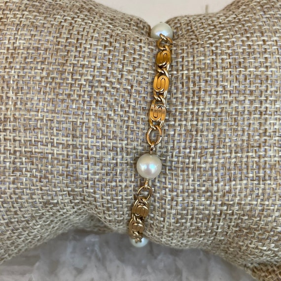 Pearl bracelet, yellow gold links, 7 1/2”