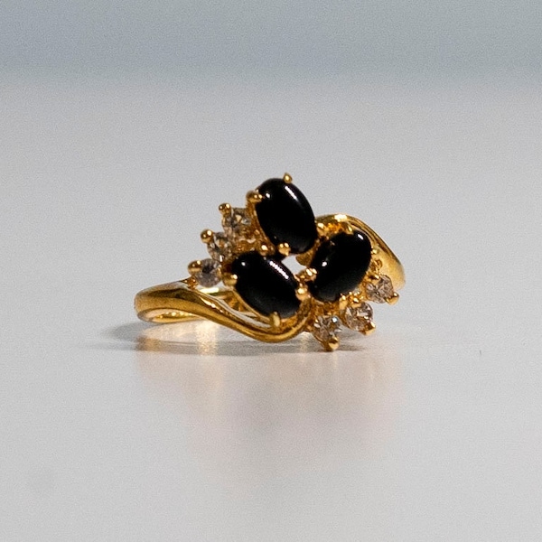 Three Stone Onyx & Clear CZ Stones Ring 18Kt HGE Yellow Gold Cocktail Ring from Estate Market Size 7 1/2 semi-precious stone