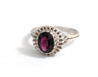 Vintage Rhodolite Garnet Sterling Silver Ring - Size 9 3/4 Raspberry Pinkish Purple Gemstone