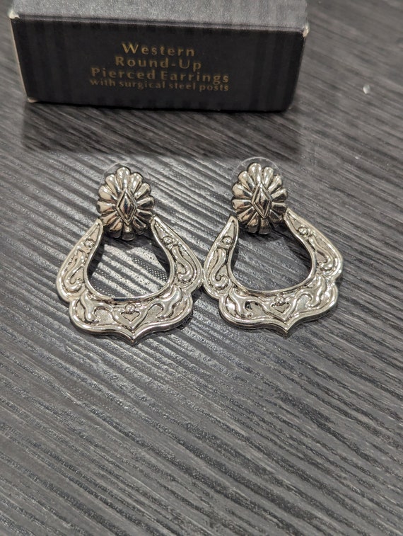 Avon Western Round Up Pierced Earrings Silver Ton… - image 3