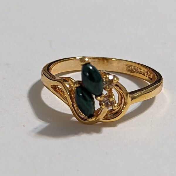 Malachite Gemstone Ring Couple Heart Chakra Stones 18Kt HGE Yellow Gold Ring Size 8