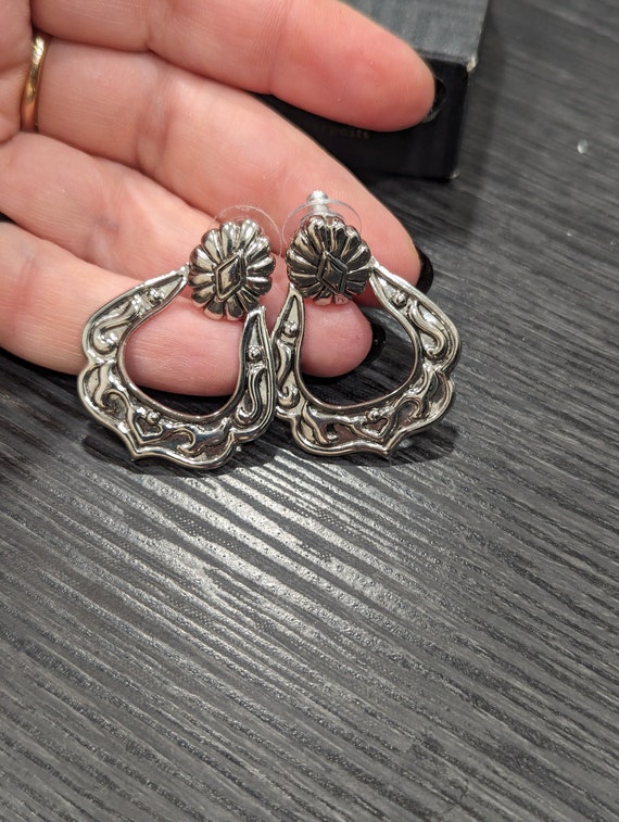 Avon Western Round Up Pierced Earrings Silver Ton… - image 2