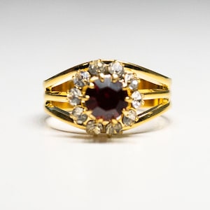 Vintage Granat Princess Cut Österreichischer Kristall und klare CZ Kristalle Blume Strass Ring 14KT GE Gelbgold Size 7 Einstellbar