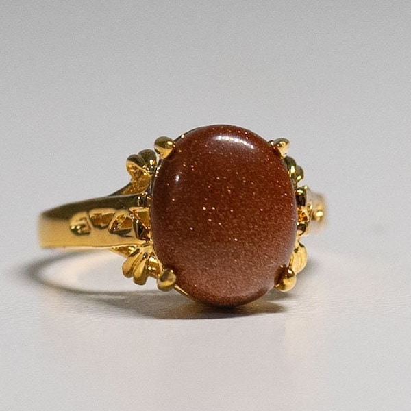 Gold Sunstone Gemstones Ring 18Kt HGE Yellow Gold Cocktail Ring Size 5