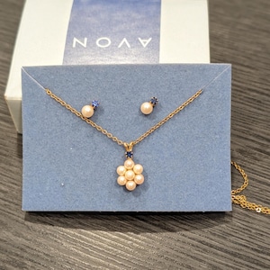 AVON Birthstone Accent Pearlesque Necklace and Earrings Set September Sapphire Necklace & Earrings Pierced Set Avon New Old Stock 215