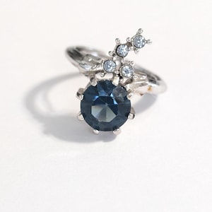 1975 AVON Bague en argent indigo foncé taille Small 3,5 à 5 bagues réglables Avon Bijoux fantaisie Avon New Old Stock