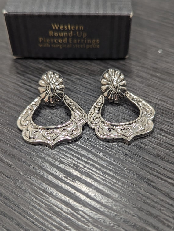 Avon Western Round Up Pierced Earrings Silver Ton… - image 4