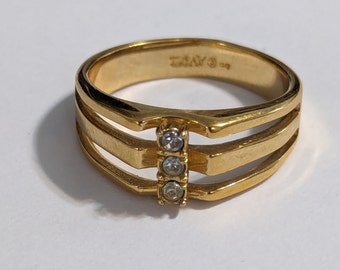 Avon Fashion Jewelry Glimmering Trio Ring Size 8 1983 Pretty Women's Avon Vintage Gold Tone Ring Cluster Rhinestone