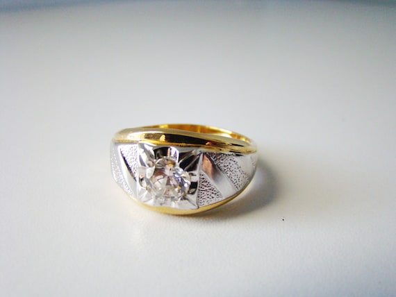 SETA JEWELRY Men s Round Diamond Crystal 14k Yellow Gold Plated Two Tone Textured Ring Size 13